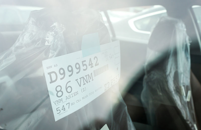 Cận cảnh dàn xe BMW hơn 3 triệu USD phủ bụi ở Sài Gòn